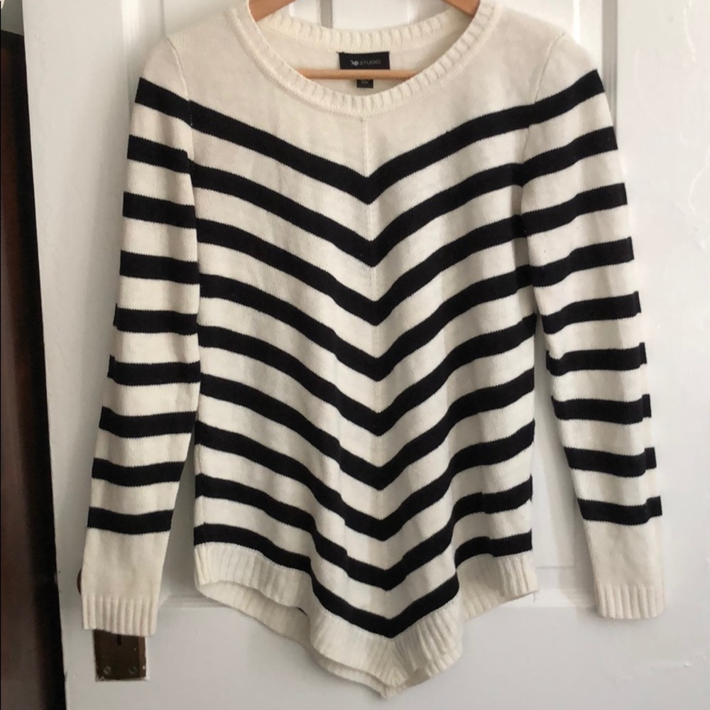 Slimming Black and White Striped AB Studio sweater